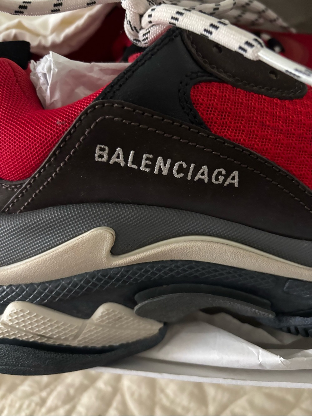 New Authentic Balenciaga Red Black Triple S Chunky Trainer Size 7 - Picture 5 of 10
